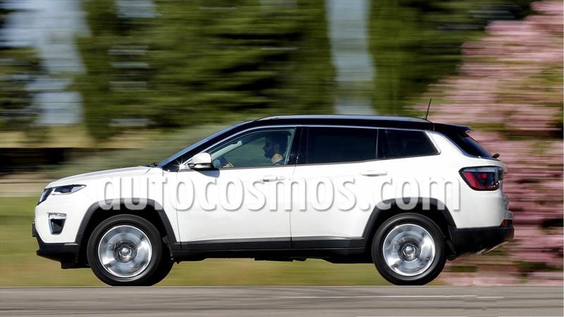 Se prepara Jeep Compass para siete pasajeros