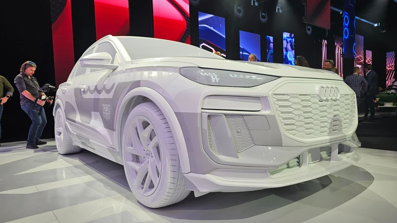 El Audi Q6 e-tron estrena los nuevos interiores de la marca