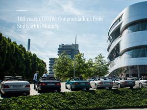 Mercedes-Benz felicita a BMW por su 100 aniversario