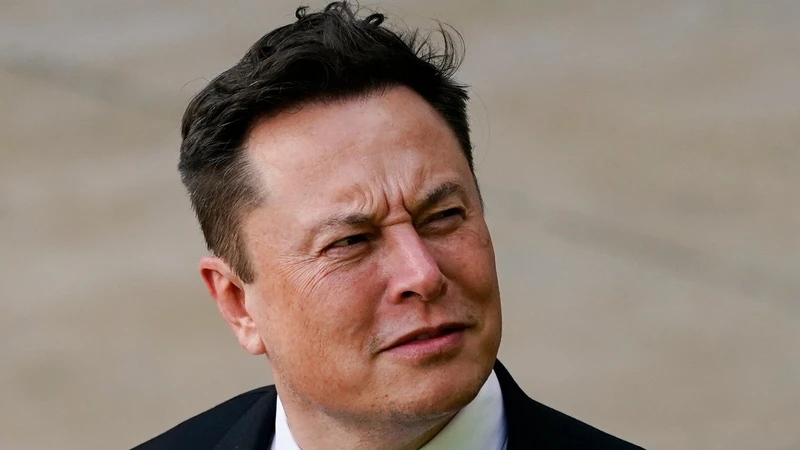 Elon Musk se arrepiente y anuncia la contratación de más trabajadores en Tesla