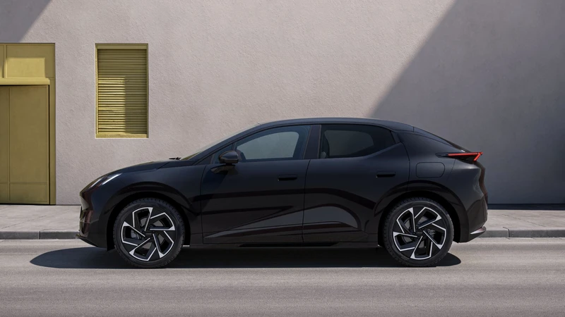 Lynk & Co actualiza el 02 para 2027 con más tecnología, confort y personalización