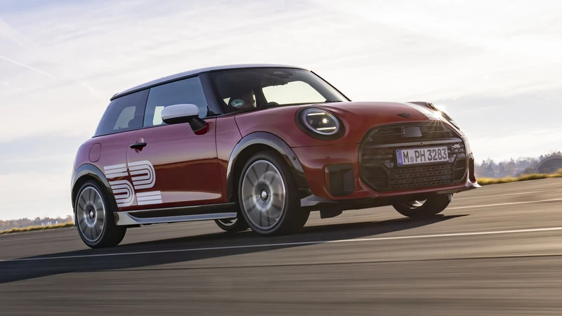 Mini 1965 Victory Edition, un homenaje que revive la gloria del Cooper S en el Rally de Monte Carlo