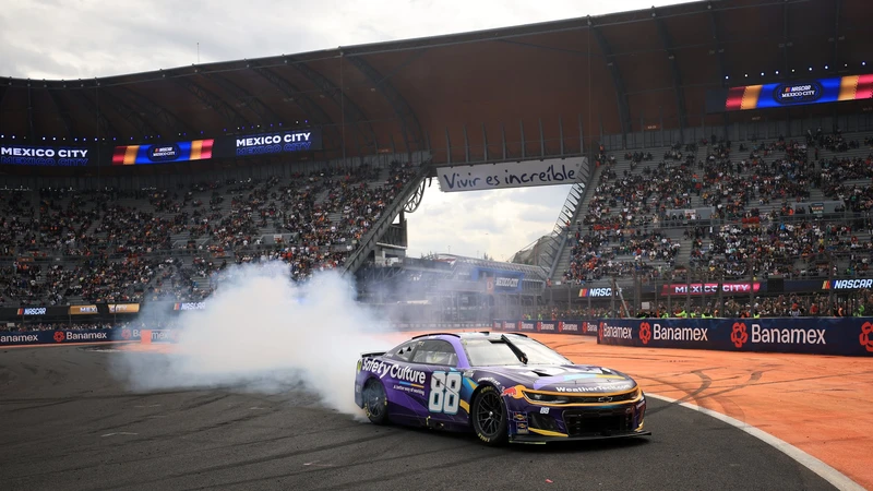 NASCAR no correrá en México en 2026