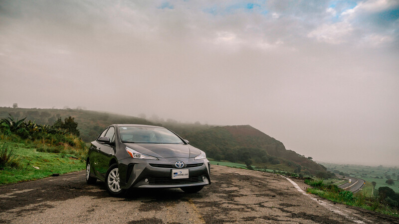 Porqué el Toyota Prius 2020 es mejor compra que un auto convencional o que uno totalmente eléctrico