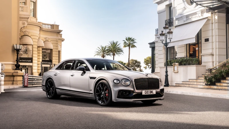 Bentley Flying Spur S 2023, touch of extra sportiness for the luxurious sedan