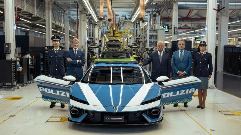 Lamborghini Polizia: El Temerario de 907 caballos que se suma a la policía italiana