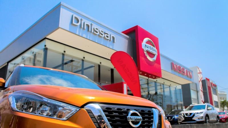 Nissan reabre concesionarios y talleres