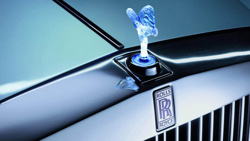 Rolls-Royce no puede usar la versión iluminada del Espíritu del Éxtasis