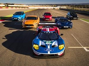 Video: Ocho deportivos de Ford se miden en un circuito