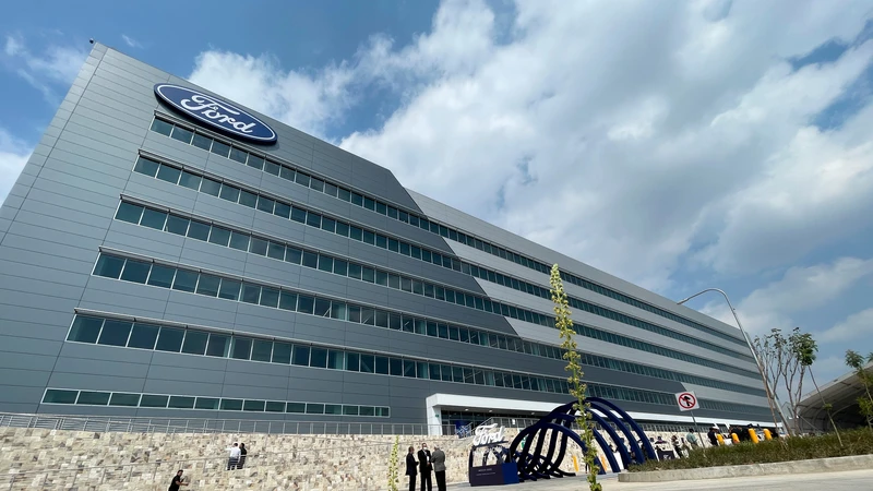 Ford estrena nuevo centro global de tecnología y negocios en México