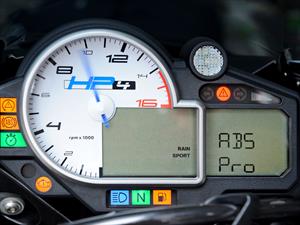 BMW Motorrad presenta ABS Pro, la nueva función de seguridad para la HP4