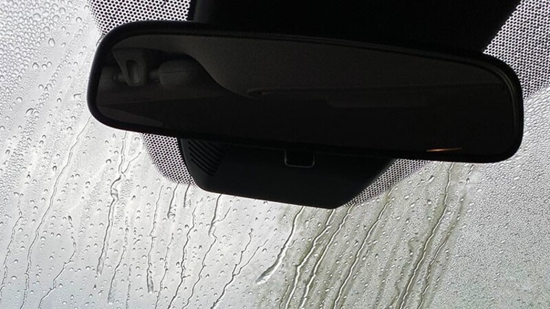 La lluvia afecta la visibilidad de ciertos sistemas de seguridad de los automóviles