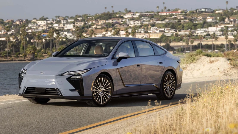Lexus ES: lanzamiento y precios en Argentina