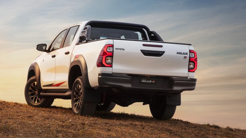 Toyota amplía en Chile la familia GR-S con la Hilux y Fortuner