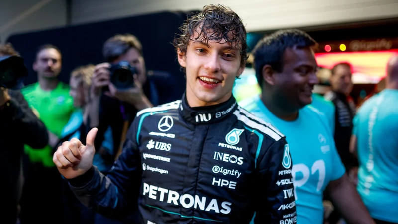 F1 2026: Kimi Antonelli gana en China y logra su primera victoria con Mercedes