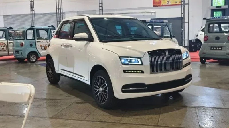 Mini Rolls-Royce y Maybach GLS fabricados en China son la sensación