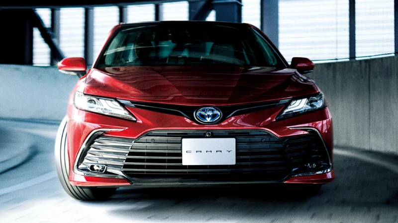 Otro sedán menos: Toyota Camry deja de venderse en Japón