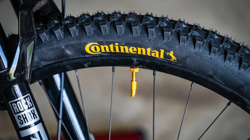 Continental celebra el histórico tercer lugar de Isaac del Toro en el Tour de Francia 2026