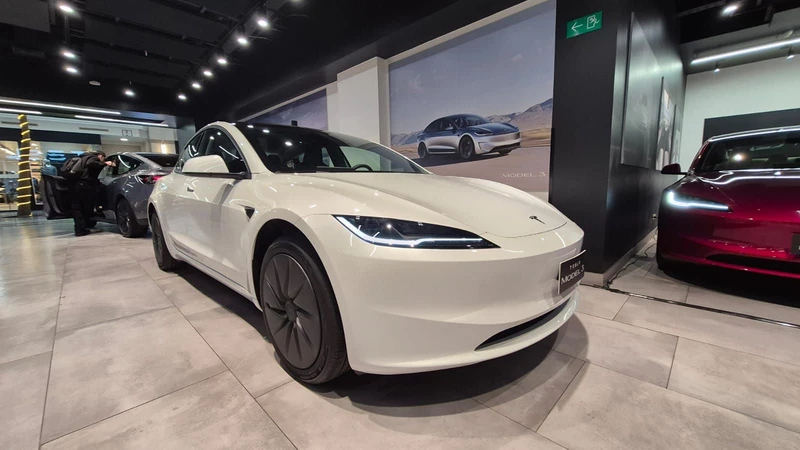 Tesla redobla su apuesta en Chile con la versión más asequible de su Model 3