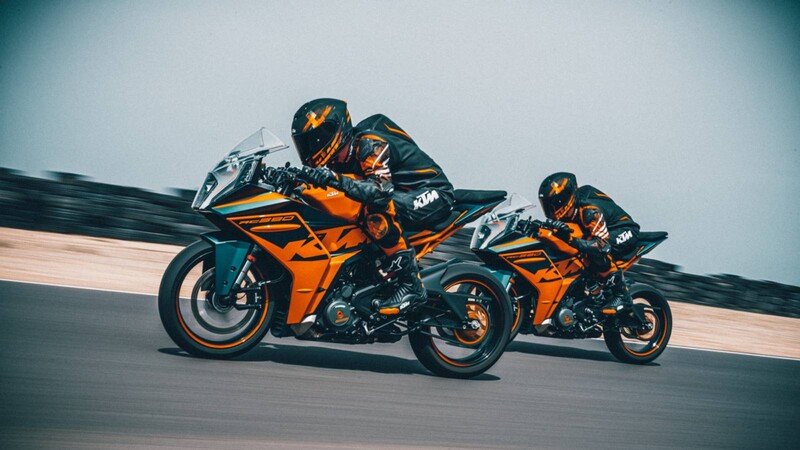 KTM RC 390 y RC 125 2022: con look de MotoGP