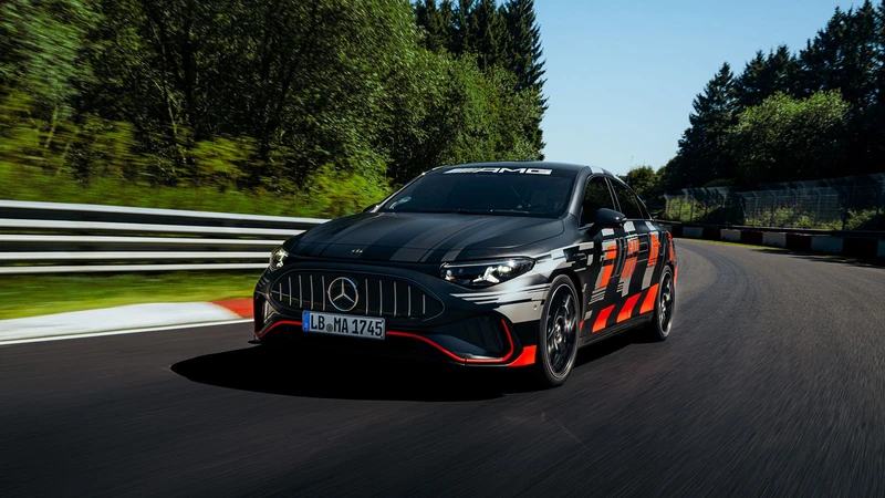 Mercedes AMG CLA 45 establece un nuevo récord en Nürburgring