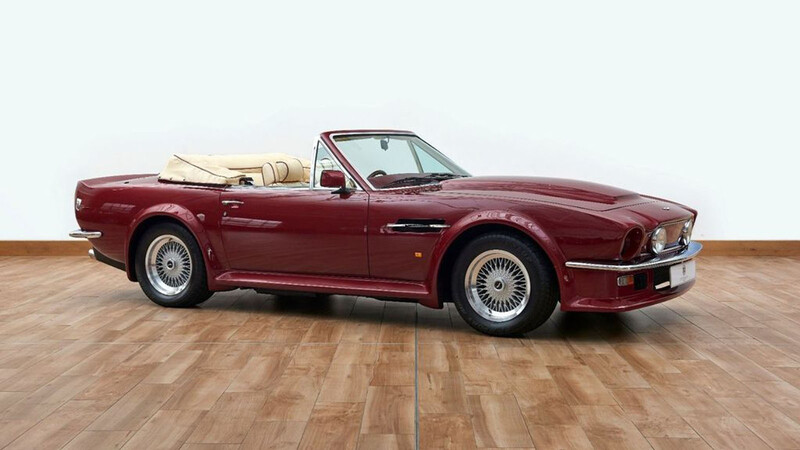 Este clásico Aston Martin V8 Volante perteneciente a David Beckham, está a la venta