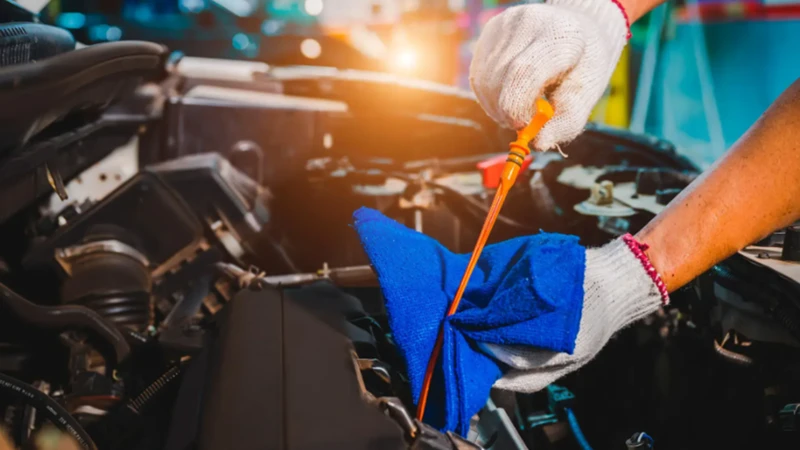 ¿Qué aceite lleva mi auto? Guía para elegir el lubricante correcto