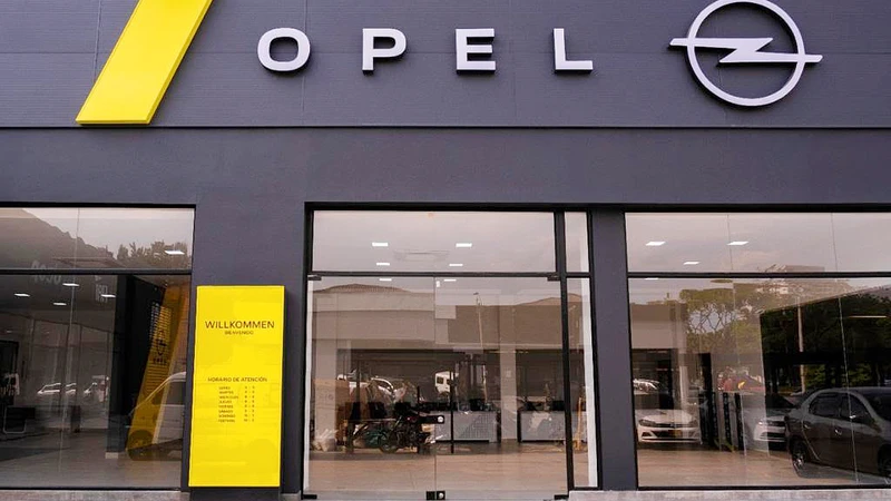 Opel cumple un año de presencia en el país
