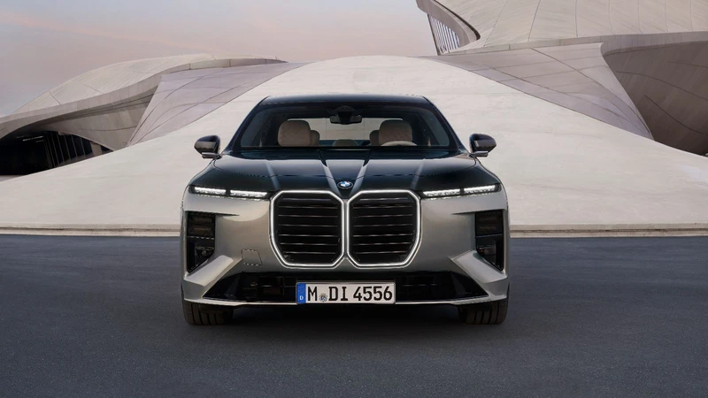 BMW presenta la profunda actualización de su Serie 7