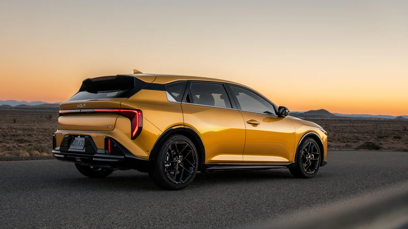New York 2025: el Kia K4 Hatchback es la nueva versión más corta y deportiva