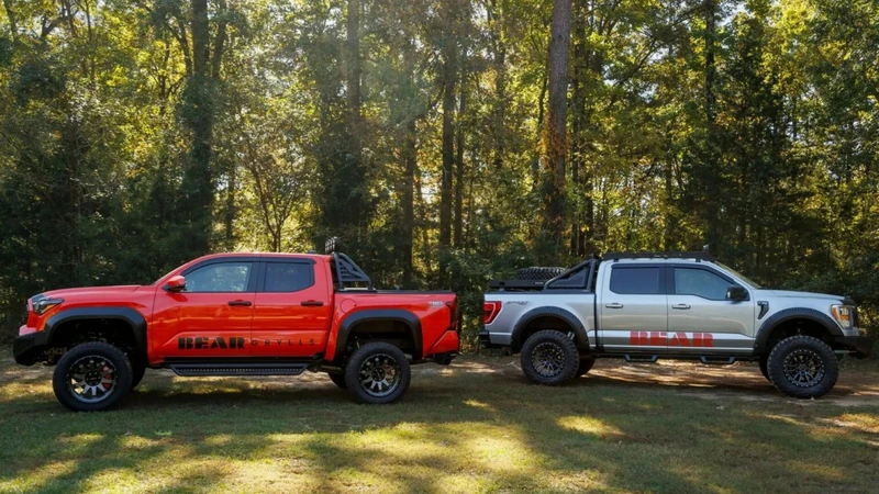 Bear Grylls crea una Tacoma y una F-150 a prueba de todo para el SEMA 2024