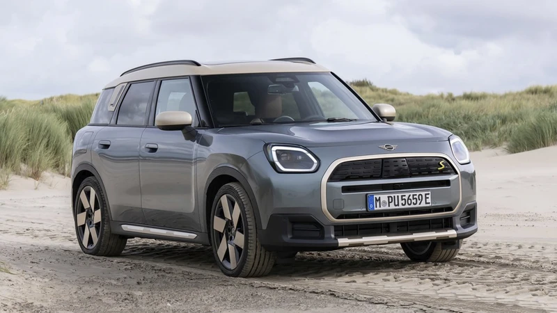 La Mini Countryman 2024 llega a México: más amplia, más refinada, mas conectada y hasta eléctrica