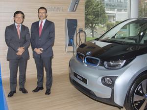 BMW recargará sus carros eléctricos con energía solar