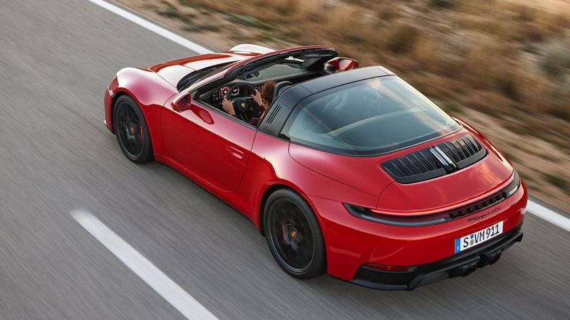 Porsche 911 Carrera 4 GTS 2025, vuelve a México el lado oscuro