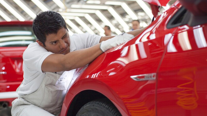 Volkswagen México aumenta el salario de sus trabajadores para no llegar a huelga