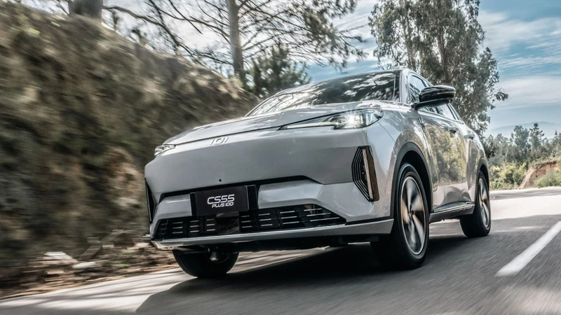 Changan CS55 Plus IDD, la electrificación accesible ya está en Chile
