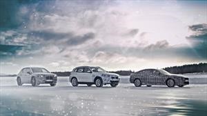 BMW muestra su tríada eléctrica sobre la nieve