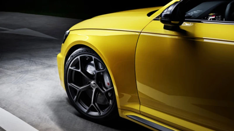 Audi RS 4 Avant equipará los nuevos neumáticos Pirelli conectados
