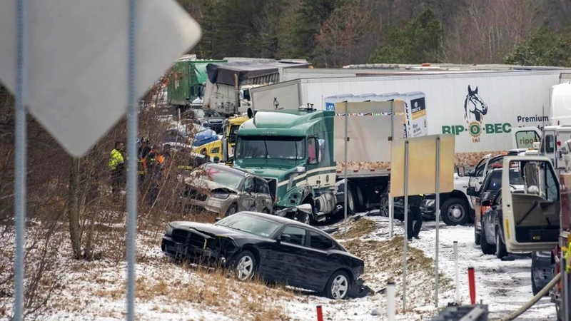 Tormenta de nieve en Pennsylvania provoca una carambola de más de 50 vehículos