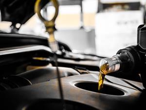Estos son los cuidados que debes tener con el aceite de tu carro