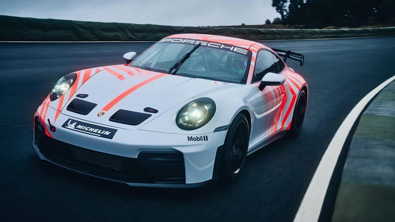 ¿Buscas un auto de carreras asequible? Porsche tiene el 911 Challenge