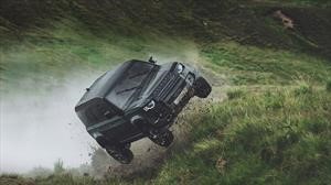 El nuevo Land Rover Defender demuestra el porqué fue elegido para la película de James Bond