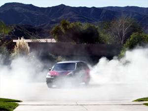 Una Toyota Sienna de 550 hp lista para driftear con toda la familia