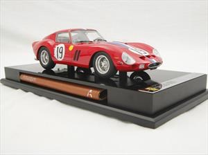 Ferrari 250 GT0 a escala 1:18, una accesible pieza de colección 