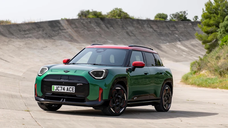 París 2024: Mini Aceman JCW 2025, es un crossover eléctrico muy divertido