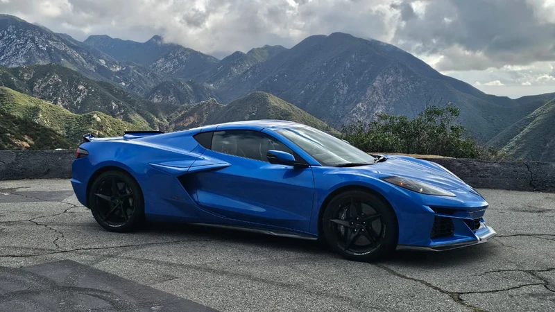 World Car Awards: manejamos en exclusiva el espectacular Chevrolet Corvette E-Ray