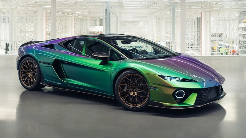 Lamborghini rinde homenaje a América Latina con su icónica paleta de colores