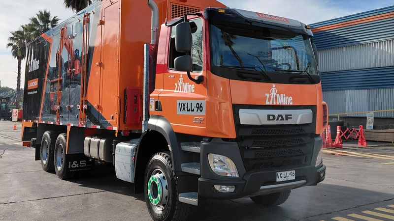 DAF y ZAMine implementan el primer camión lubricante móvil para la Gran Minería