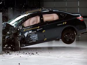 Nissan Sentra 2015 obtiene el Top Safety Pick del IIHS 