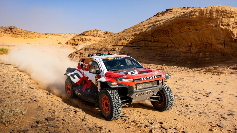 Dakar 2026: Etapa 4, Toyota y Honda lideraron en la primera parte de la etapa maratón